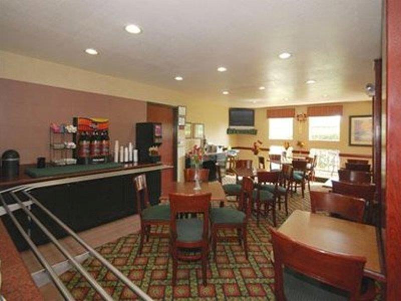 Comfort Inn & Suites Love Field - Dallas Market Center Restaurant photo